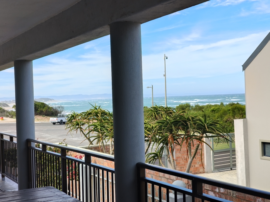 12 Bedroom Property for Sale in Paradise Beach Eastern Cape